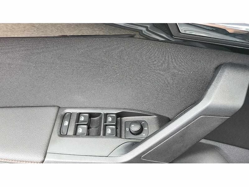 Usado Seat Arona FR 115 HP (84 kW) 2019 Cinzento claro metalizado SUV