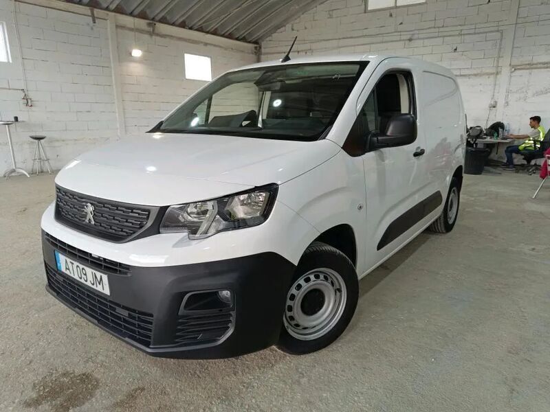 Branco Usado 2022 Peugeot Partner Premium Monovolume | € 15.600 (Preço justo) - Imagem 1/3