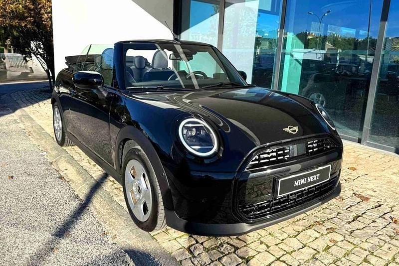 Usado Mini Cooper Cabriolet Classic 163 HP (119 kW) 2025 Preto Cabrios