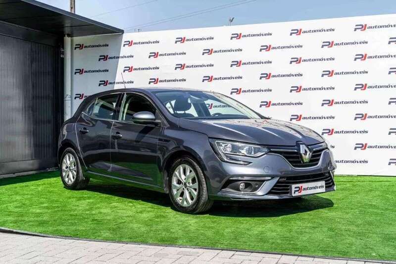 Cinzento Usado 2019 Renault Mégane IV Zen | € 15.990 (Preço elevado) - Imagem 1/4
