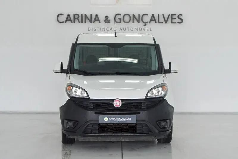 Usado Fiat Doblò Easy 95 HP (69 kW) 2021 Branco Monovolume