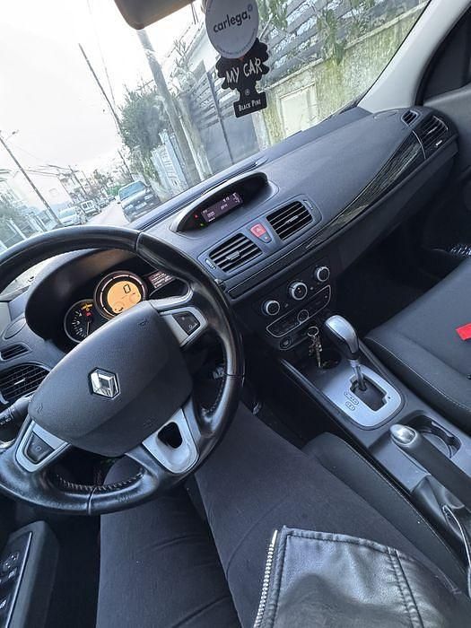 Usado Renault Mégane III 110 HP (80 kW) 2011 Branco Sedan