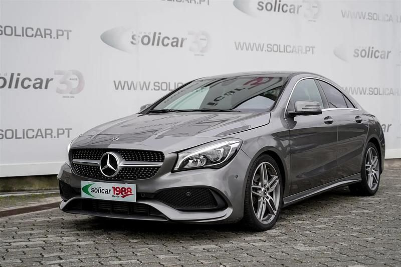 Usado Mercedes CLA180 AMG line 109 HP (80 kW) 2018 Cinza Sedan