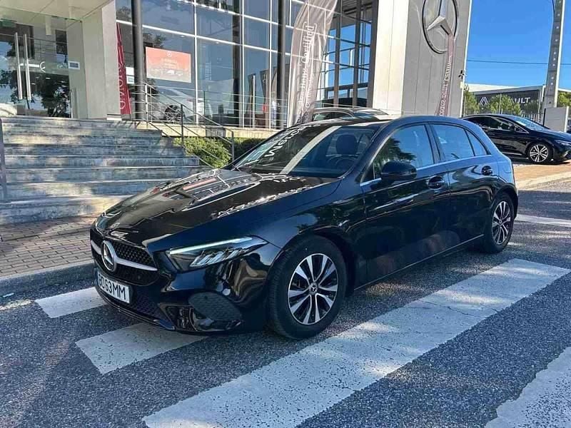 Preto Usado 2023 Mercedes 200 | € 28.700 - Imagem 1/4