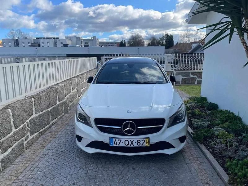 Usado Mercedes CLA180 109 HP (80 kW) 2016 Branco Sedan