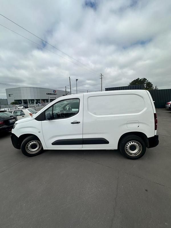 Usado Citroën Berlingo 75 HP (55 kW) 2019 Branco Monovolume