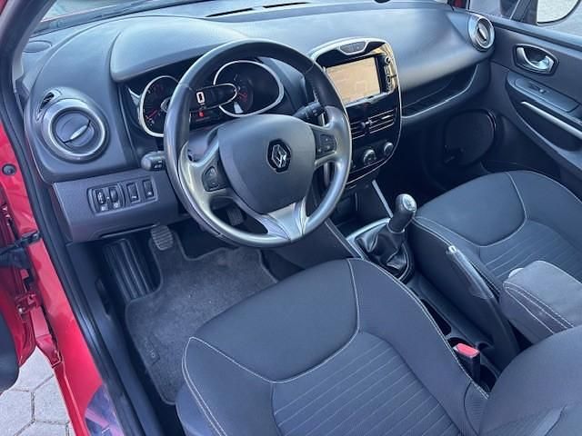 Usado Renault Clio IV LIMITED 90 HP (66 kW) 2016 Vermelho Citadino
