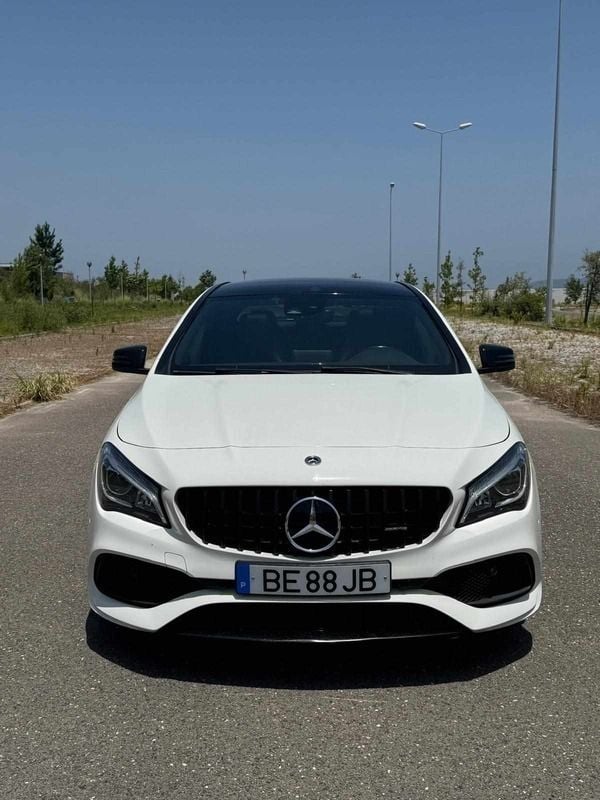 Branco Usado 2017 Mercedes CLA200 Coupé | € 25.000 (Preço elevado) - Imagem 1/4