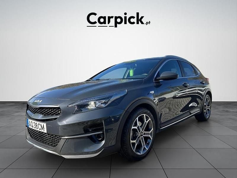 Usado Kia XCeed 120 HP (88 kW) 2022 Cinza SUV