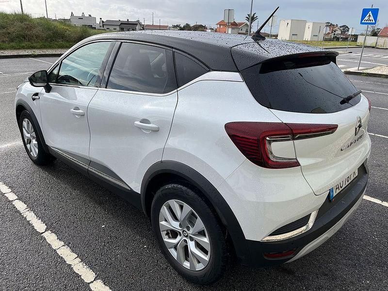 Usado Renault Captur Intens 100 HP (73 kW) 2022 SUV