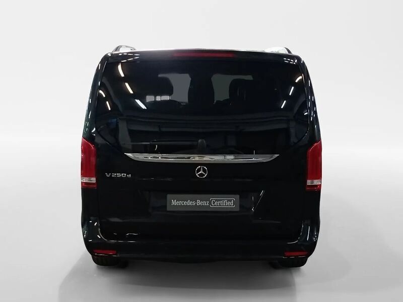 Usado Mercedes V250 Avantgarde 190 HP (139 kW) 2023 Preto Monovolume