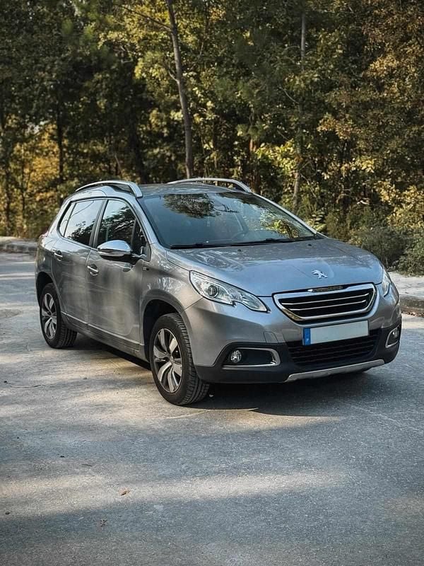 Cinza Usado 2016 Peugeot 2008 Allure SUV | € 8.900 (Preço justo) - Imagem 1/4