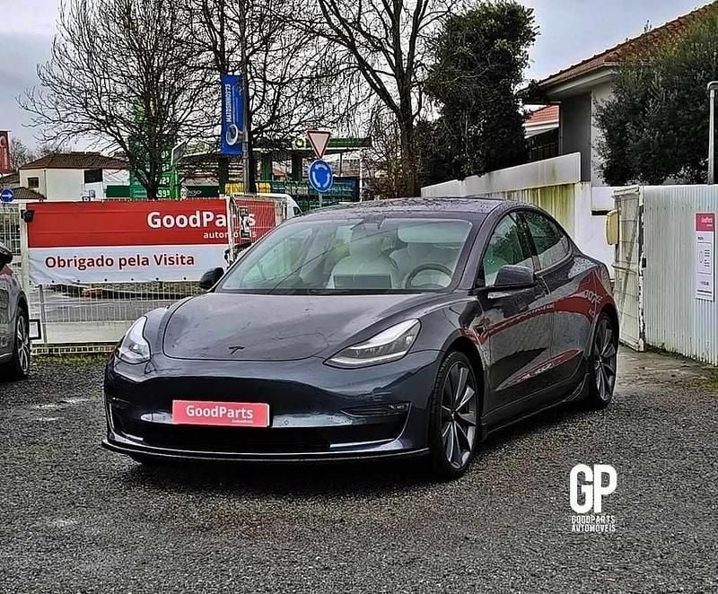 Cinza escuro Usado 2020 Tesla Model 3 Performance Sedan | € 30.400 (Preço justo) - Imagem 1/4