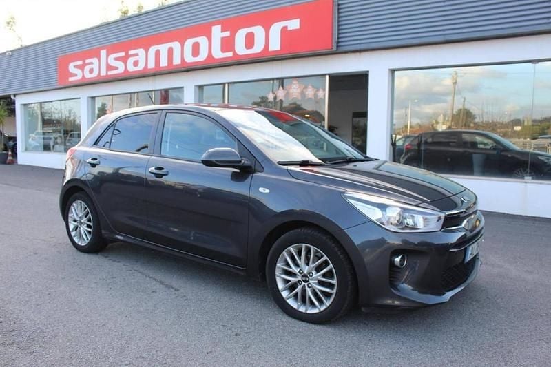 Usado Kia Rio 90 HP (66 kW) 2018 Cinzento