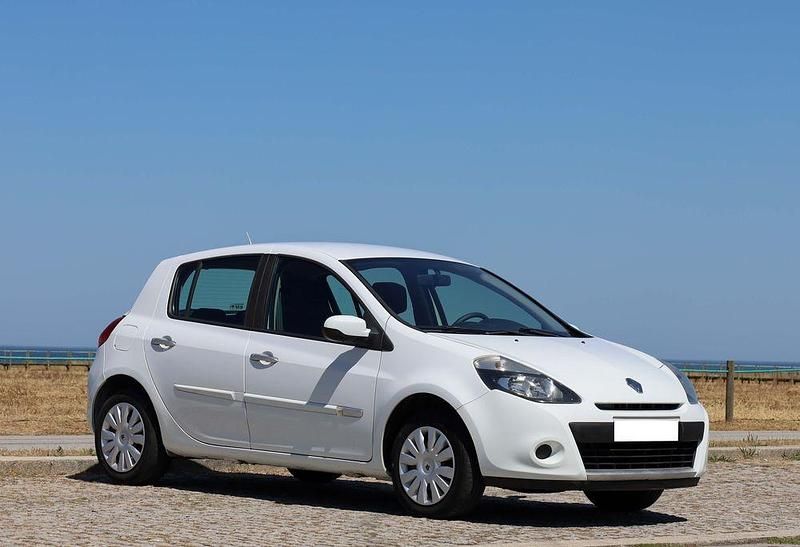 Usado 2010 Renault Clio II Sedan | € 6.490 (Preço justo) - Imagem 1/4