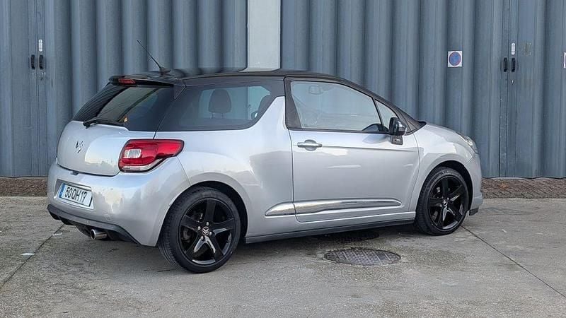 Cinzento Usado 2012 Citroën DS3 Citadino | € 6.600 (Bom preço) - Imagem 1/4