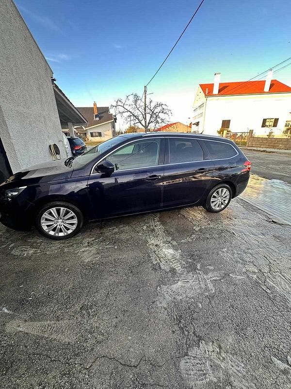 Usado Peugeot 308 120 HP (88 kW) 2017 Azul Carrinha