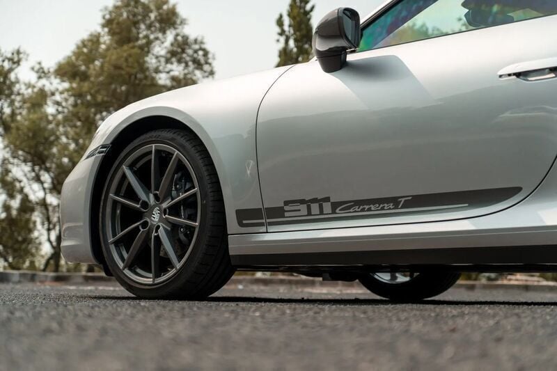 Usado Porsche 911 385 HP (283 kW) 2023 Cinzento