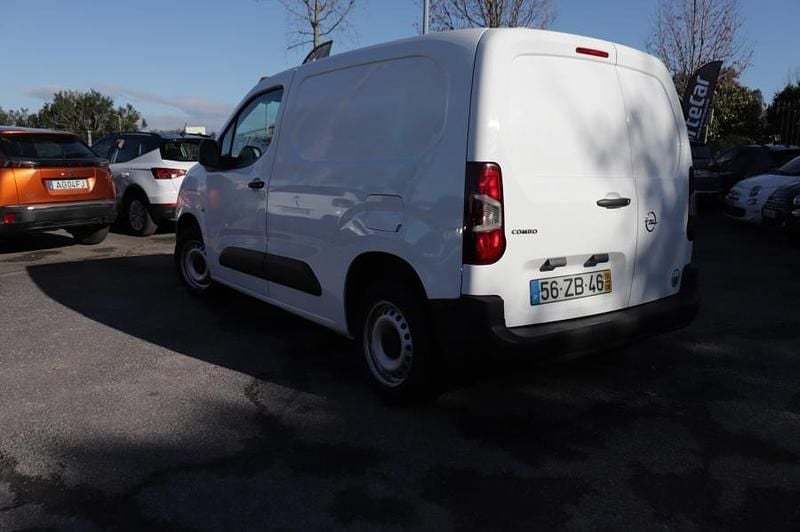 Usado Opel Combo Essentia 75 HP (55 kW) 2019 Branco Monovolume