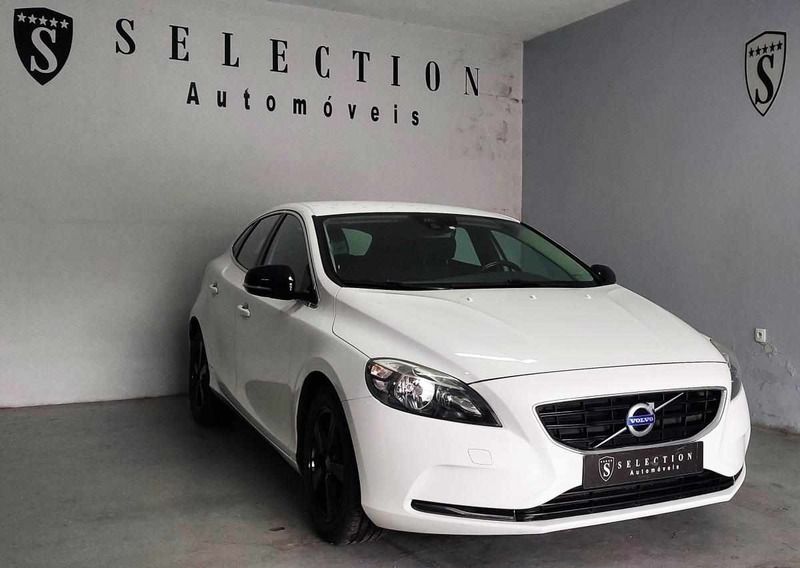 Branco Usado 2015 Volvo V40 Carrinha | € 12.850 (Preço justo) - Imagem 1/4