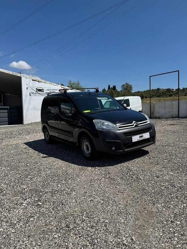 Preto Usado 2016 Citroën Berlingo Monovolume | € 7.000 (Preço elevado) - Imagem 1/4