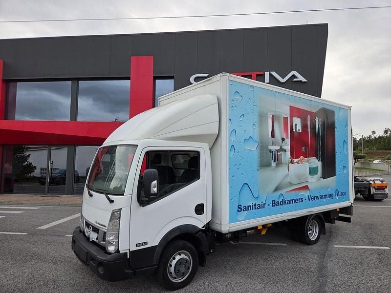Branco Usado 2015 Nissan Cabstar Pickup | € 20.500 - Imagem 1/4