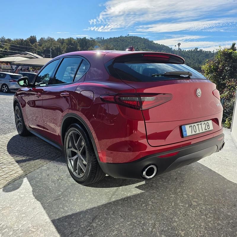 Usado Alfa Romeo Stelvio Super 180 HP (132 kW) 2017 Vermelho SUV