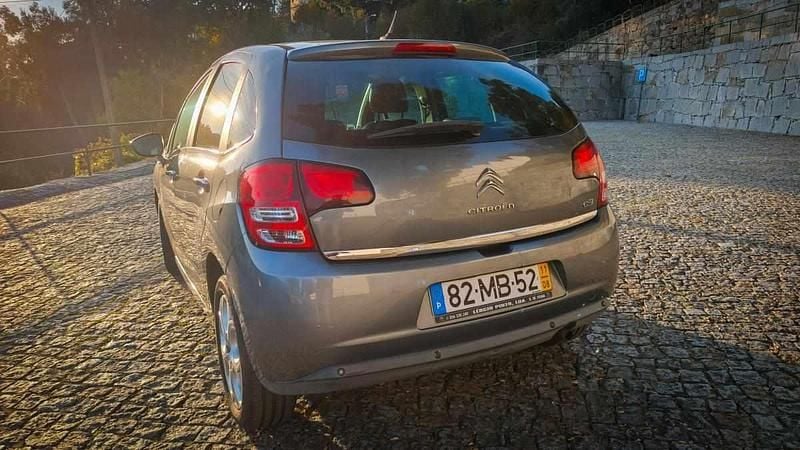 Usado Citroën C3 73 HP (53 kW) 2011 Cinzento Citadino