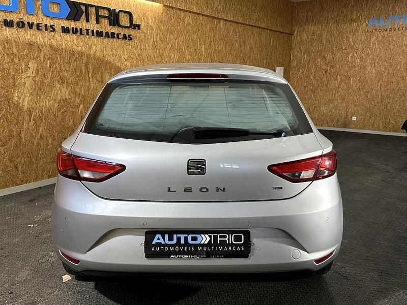 Usado Seat Leon ST 105 HP (77 kW) 2013 Cinzento Carrinha
