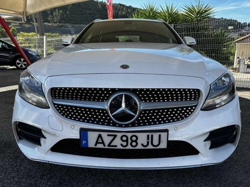 Branco Usado 2019 Mercedes C220 AMG Sedan | € 34.900 (Caro) - Imagem 1/4