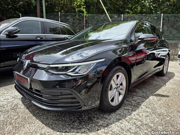 Preto Usado 2022 VW Golf VIII Life Citadino | € 21.500 (Preço justo) - Imagem 1/1