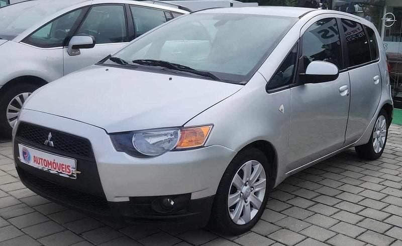 Cinzento Usado 2009 Mitsubishi Colt Citadino | € 4.990 (Caro) - Imagem 1/4