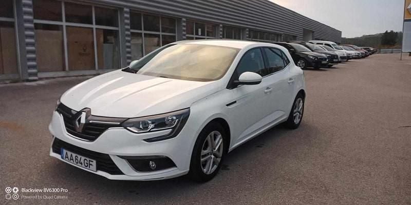 Branco Usado 2017 Renault Mégane IV Citadino | € 13.500 (Bom preço) - Imagem 1/4