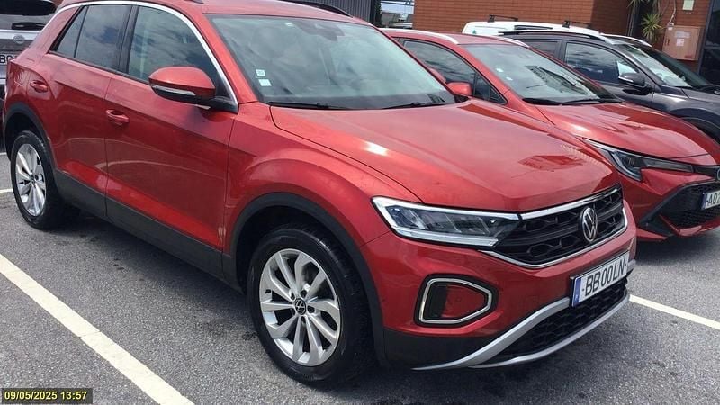Vermelho Usado 2023 VW T-Roc Life SUV | € 20.390 (Bom preço) - Imagem 1/4
