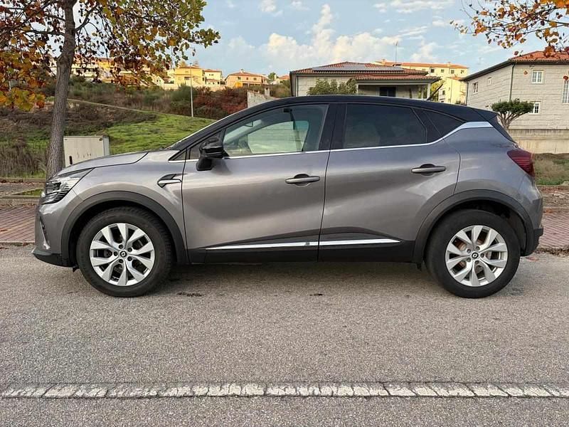 Usado Renault Captur 90 HP (66 kW) 2022 Cinzento SUV