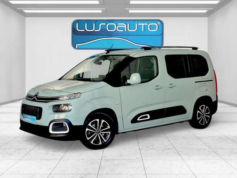 Verde Usado 2018 Citroën Berlingo PureTech Monovolume | € 14.900 (Caro) - Imagem 1/4