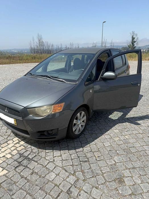 Usado 2009 Mitsubishi Colt Sedan | € 5.000 - Imagem 1/4