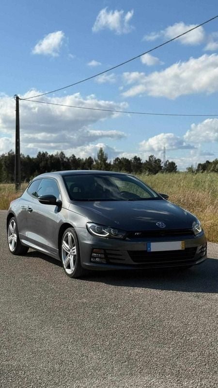 Cinzento Usado 2017 VW Scirocco Coupé | € 21.000 - Imagem 1/4