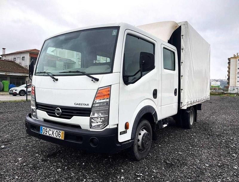 Branco Usado 2007 Nissan Cabstar Pickup | € 16.500 - Imagem 1/4
