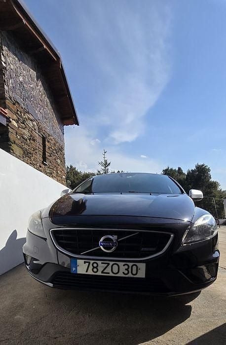 Usado 2014 Volvo V40 R-Design Carrinha | € 14.000 (Caro) - Imagem 1/4