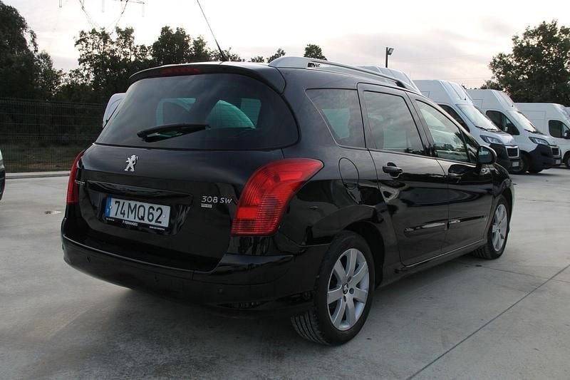 Usado Peugeot 308 Access 112 HP (82 kW) 2012 Preto Carrinha