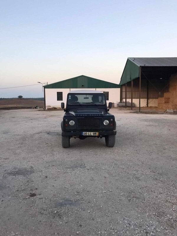 Preto Usado 2011 Land Rover Defender SUV | € 32.500 (Bom preço) - Imagem 1/4