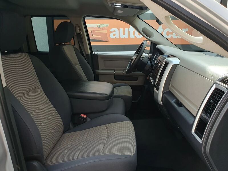 Usado Dodge Ram 314 HP (230 kW) 2010 Cinzento