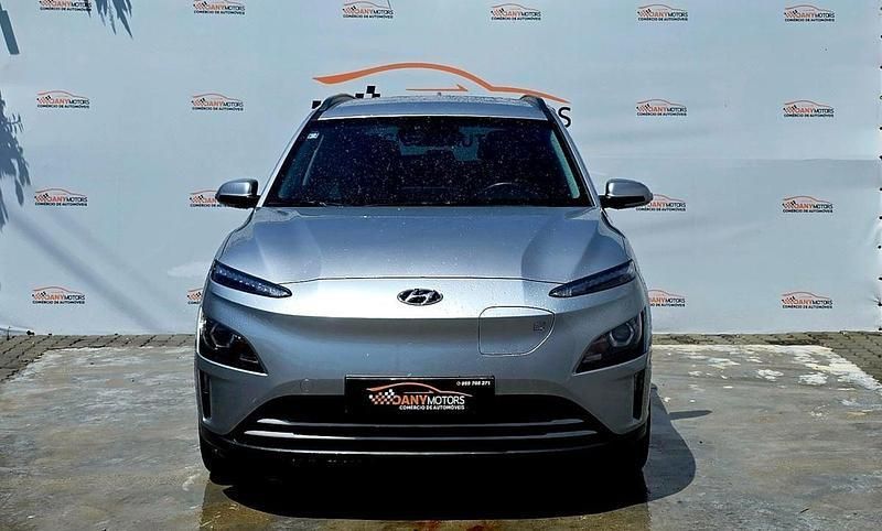Cinzento Usado 2022 Hyundai Kauai SUV | € 28.900 (Caro) - Imagem 1/4