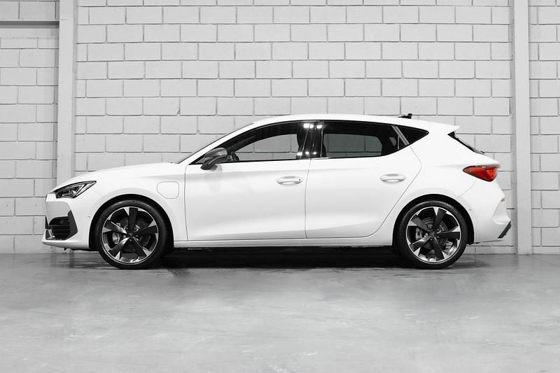 Usado Cupra Leon 245 HP (180 kW) 2022 Branco