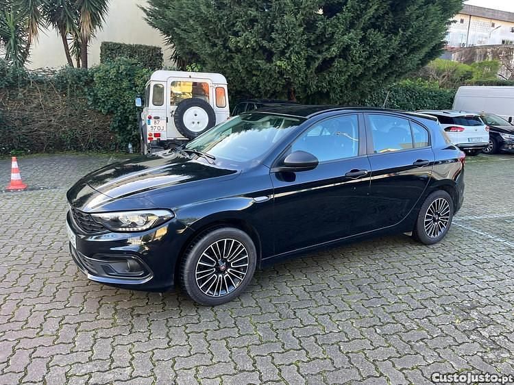 Usado Fiat Tipo Lounge 95 HP (69 kW) 2021 Preto Citadino
