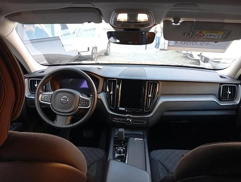 Usado Volvo XC60 Core 197 HP (144 kW) 2024 Preto SUV