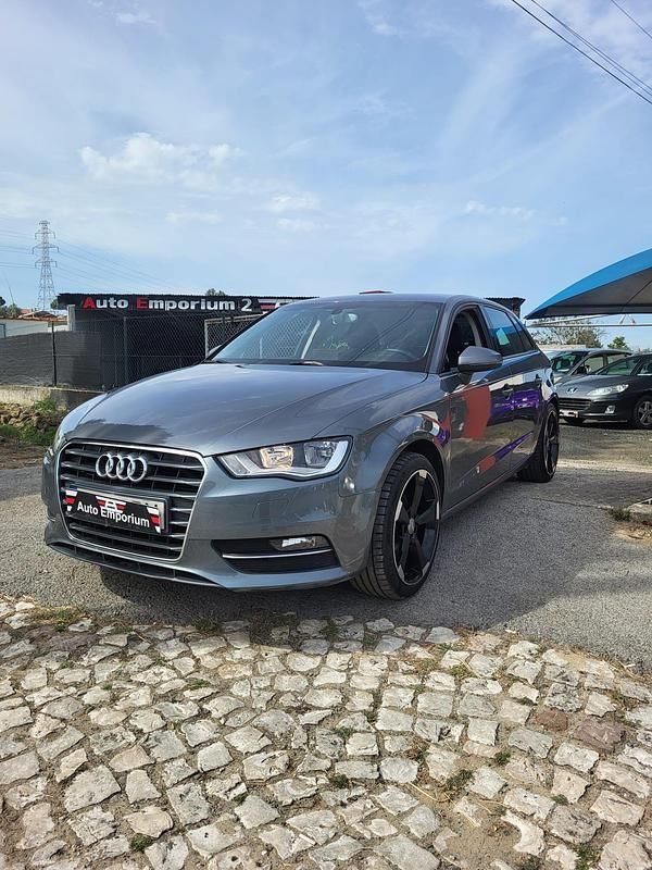 Cinza Usado 2015 Audi A3 Sport Sedan | € 15.500 (Bom preço) - Imagem 1/4