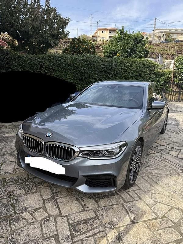 Cinzento Usado 2019 BMW 530 Sedan | € 25.500 (Preço justo) - Imagem 1/4