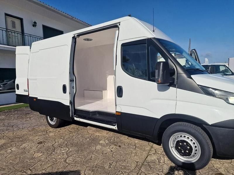 Usado Iveco Daily 156 HP (114 kW) 2018 Branco